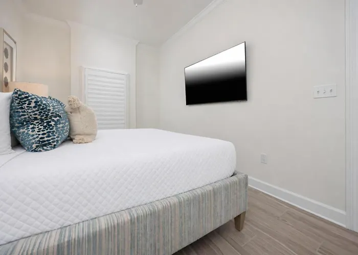 Phoenix Gulf Towers 2106 Apartment *